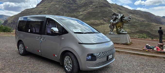 At Safe Transport Cusco, our vehicles are equipped with oxygen for mild altitude-related emergencies during transfers.