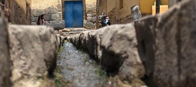 Inca urban planning and water channels in Ollantaytambo