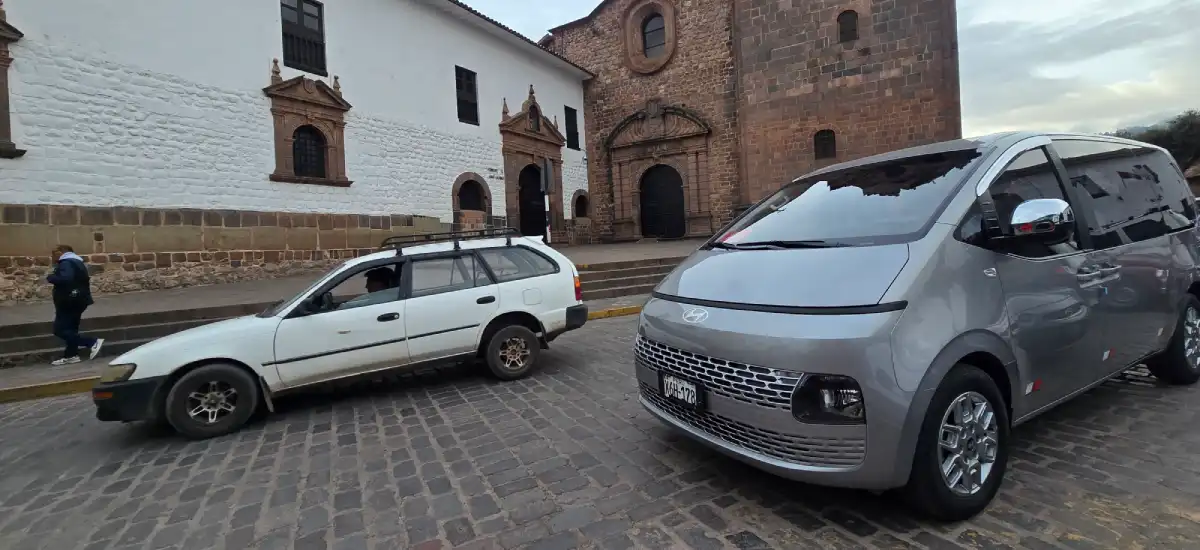 Informal Taxi vs private airport transfer cost in Cusco