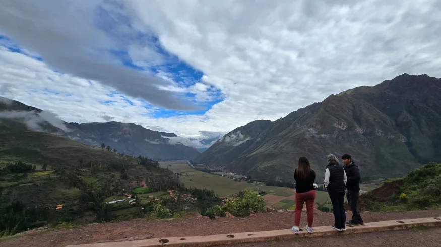 sacred valley urubamba lower altitude landscape peru