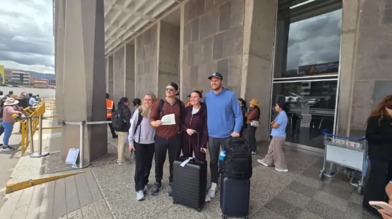 travelers arriving cusco airport vs resting sacred valley