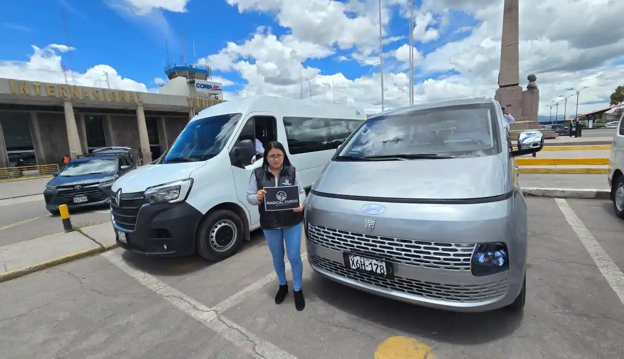 Modern private van for group transportation in Cusco